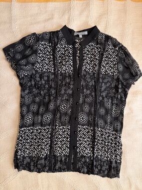 NY Collection Medium Black and White Printed Short-Sleeve Button-Front Blouse